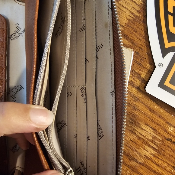 Jewell- by thirty one wallet - Picture 7 of 12